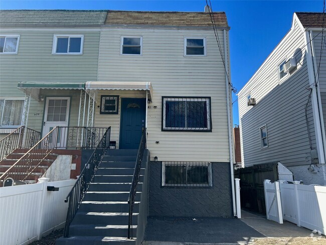 Building Photo - 611 Beach 65th St Rental