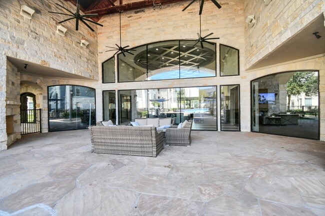 Building Photo - 6777 Sommerall Dr Unit 1435