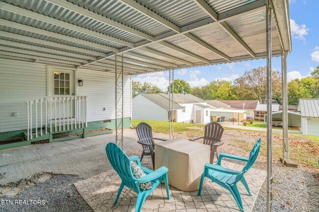 Photo - 1724 Earl Ave
