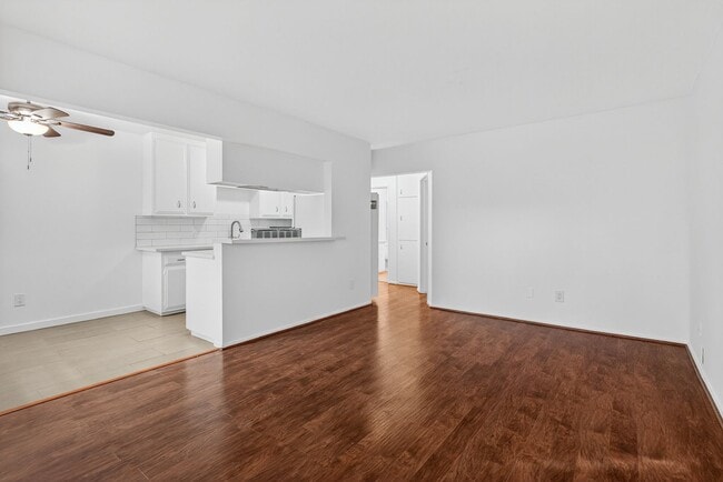 Photo - 2325 2nd St Unidad 2325-02