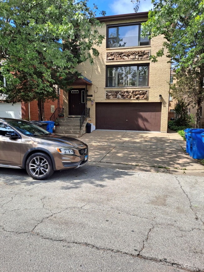 Photo - 6404 W Dakin St