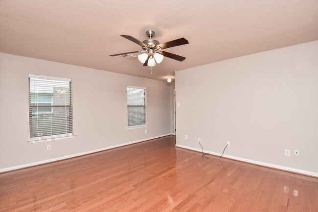 Photo - 15327 Mission Oak Dr