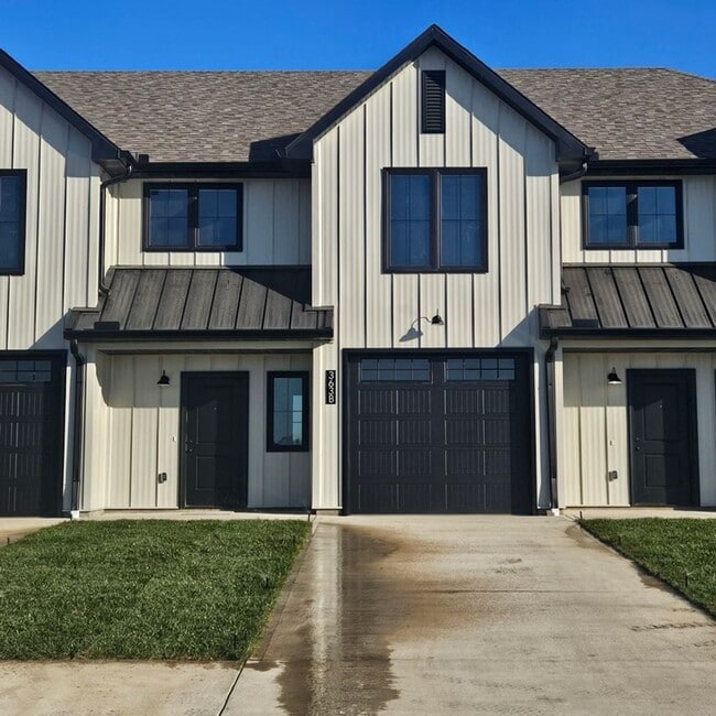 Building Photo - 363 SE 70 Rd Unit B