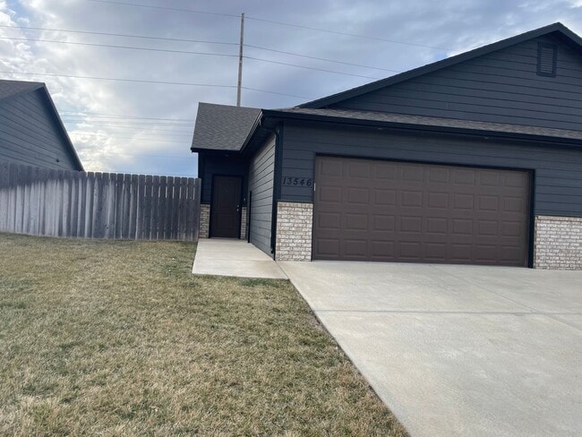 Building Photo - 13544/46 Haskell Unit 13546 Haskell