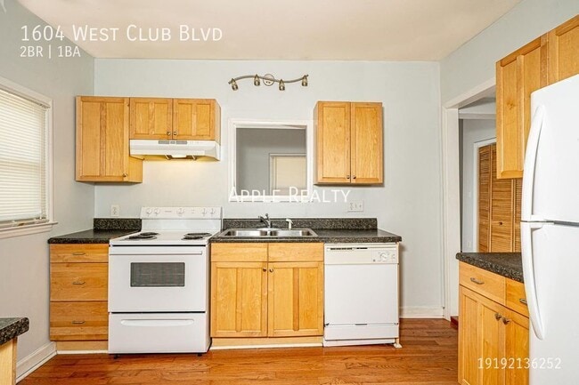 Photo - 1604 W Club Blvd