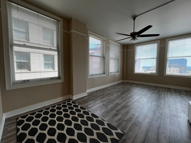 Photo - 300 S 16th St Unidad 903