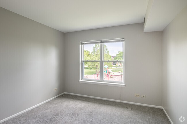 2BR, 2BA - 991SF - Bedroom