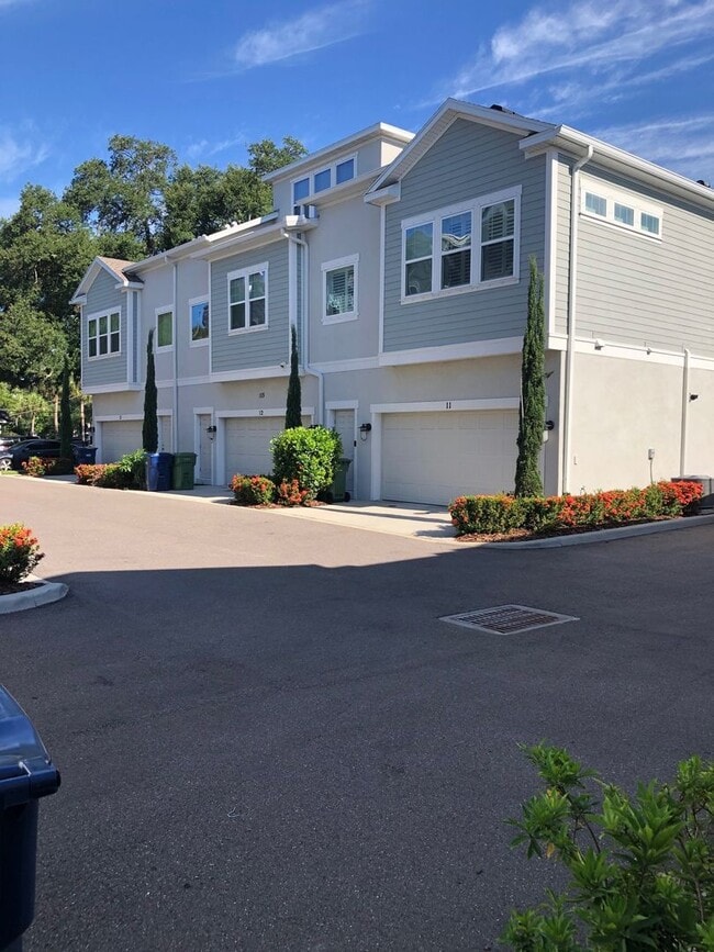 Building Photo - 115 N Arrawana Ave Unit 115 N Arrawana Ave #7 Rental