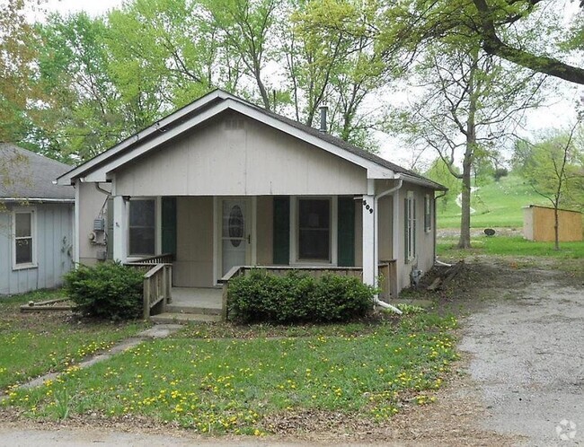 Building Photo - 509 Darneal Ave Rental