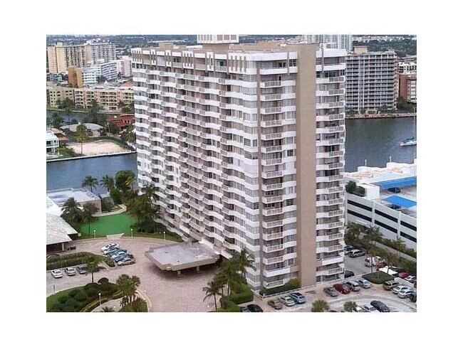 Building Photo - 1965 S Ocean Dr Unit 4H Rental