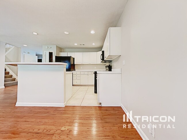 Photo - 2440 Lunetta Ln