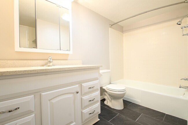 Photo - 824 Lincoln Rd Unidad Apt 107