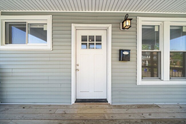 Photo - $1,675 - Spacious 3 Bedroom in North End