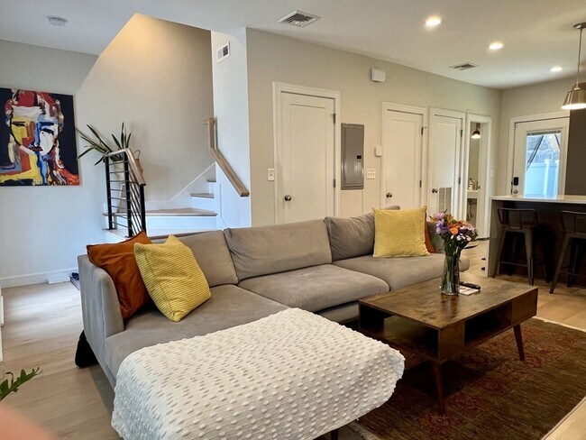 Photo - 56 Robey St