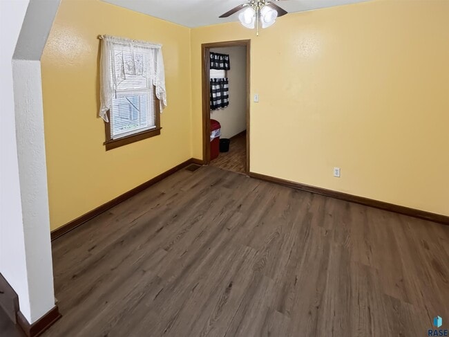 Photo - 519 N Wayland Ave