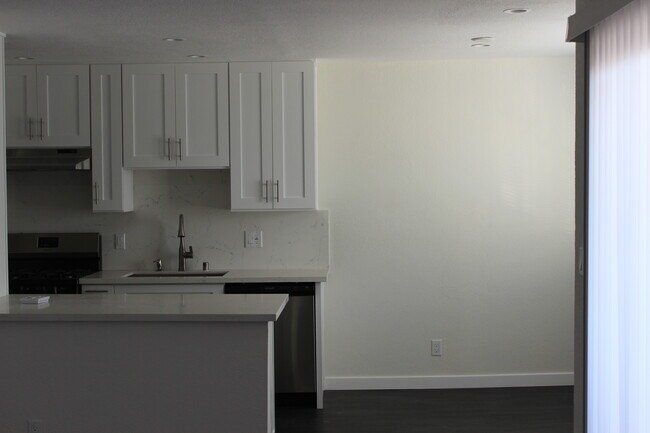 Photo - 2350 S Bentley Ave Unit 13