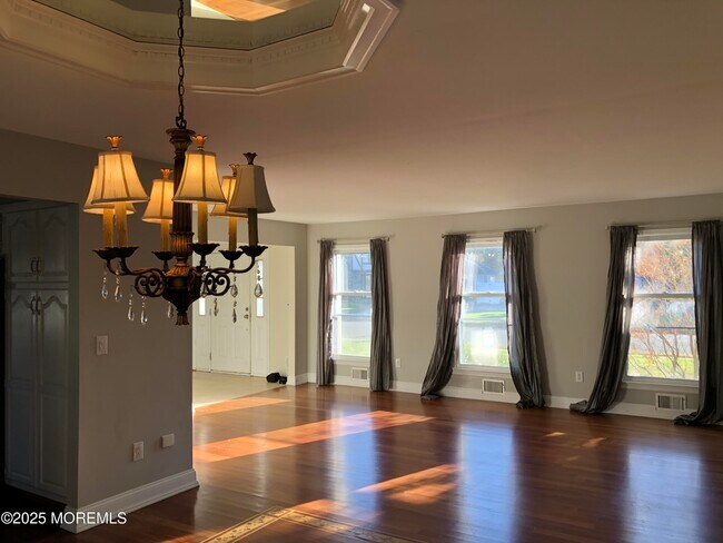 Photo - 683 Princess Ct