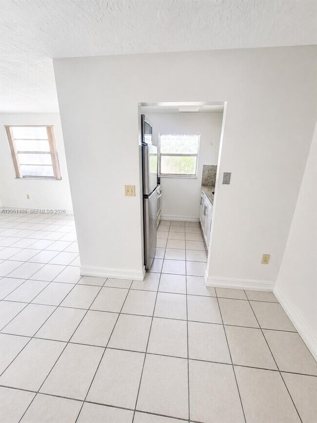 1655 W 44th Pl Unit 304