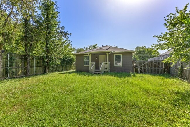 Photo - 108 Cook St