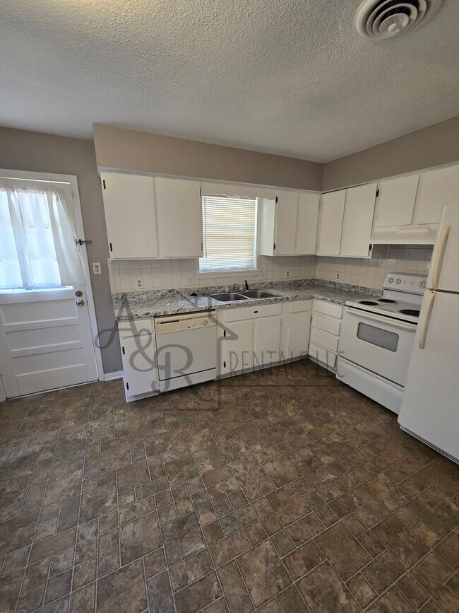 Building Photo - 406 E Jefferson St Unit 1