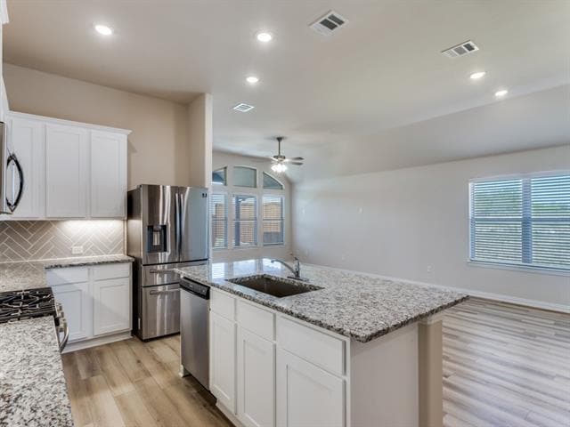 Photo - 529 Brozgold Ave