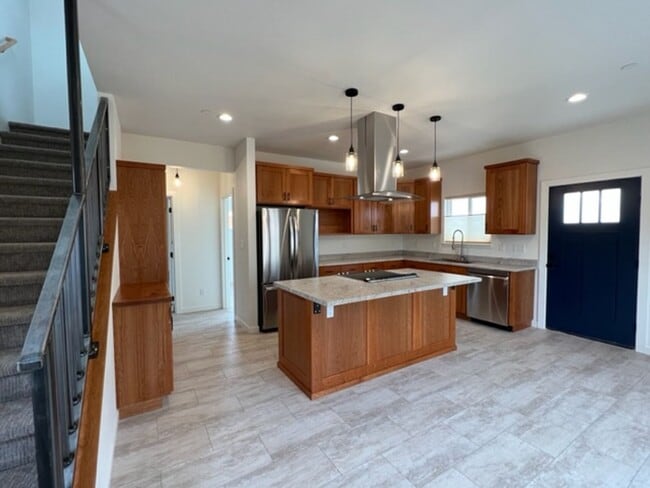 Photo - NEWER 3/2 Construction in Eureka! Beautifu...