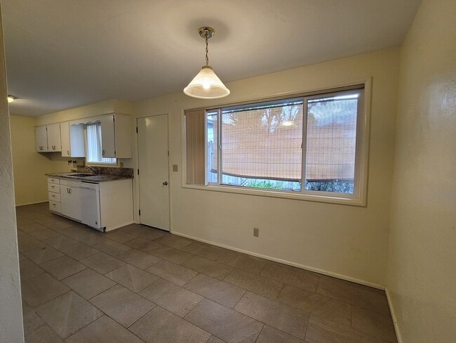 Photo - 01012 Unit 01012