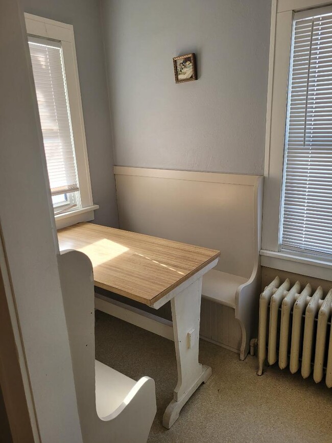 Photo - 302 N 5th Ave W