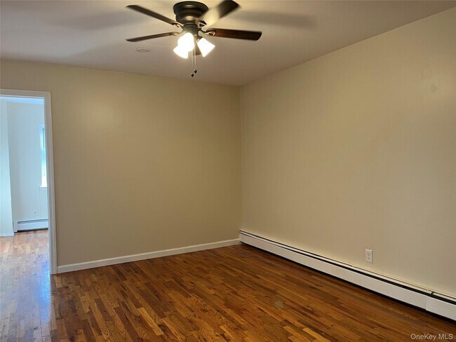 Photo - 410 Jericho Tpke Unit 3A