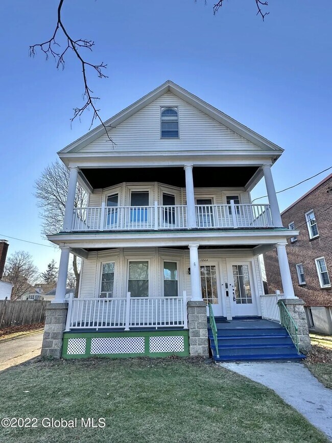 Photo - 1064 Washington Ave Unit 2