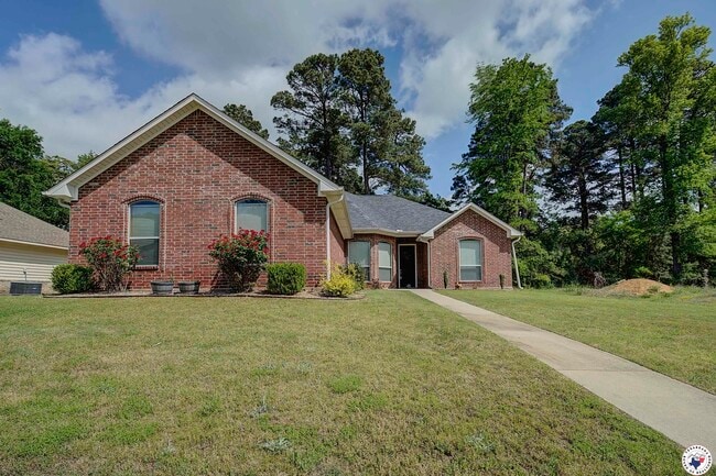 Photo - 6908 Woodmere Ct House