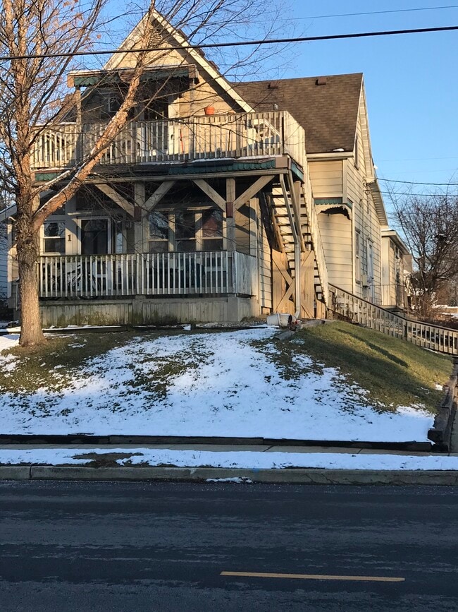 Building Photo - 1021 S 4th St Unit 1