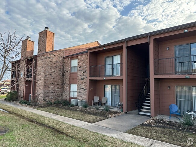 Building Photo - College Station - 1-bedroom, 1-bath Condo ... Unit 76