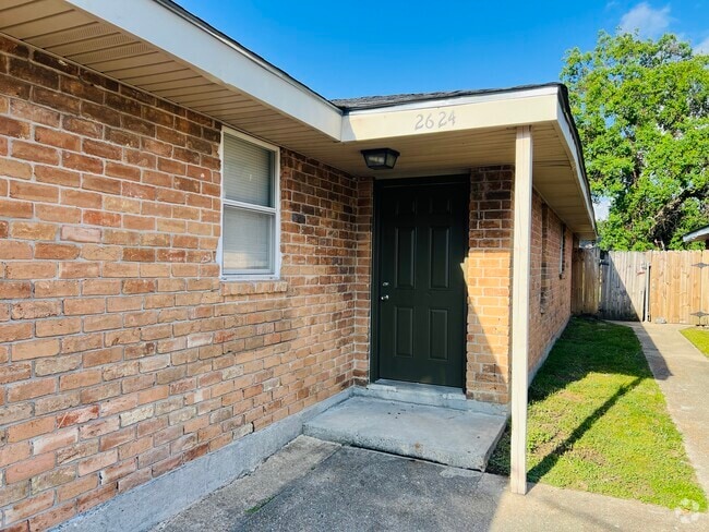 Building Photo - 2624 Huntsville St Unit 2624 Huntsville St Rental