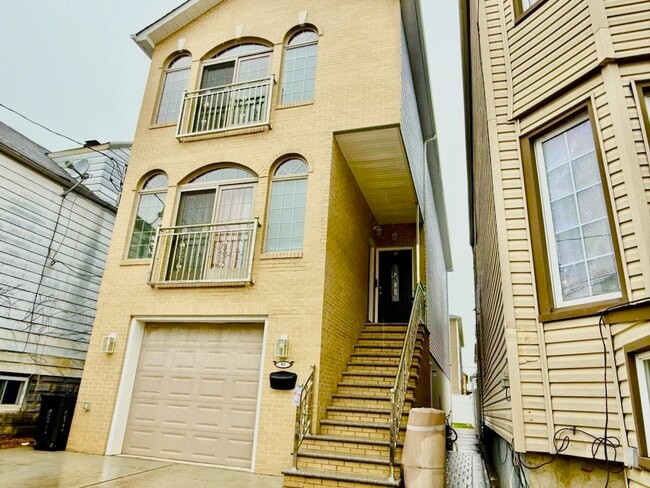 Building Photo - 91 W 20th St