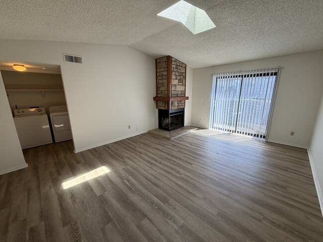 923 S Zeno Way