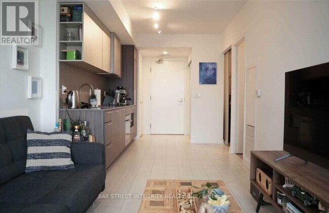 Photo - 19 Western Battery Rd Unité 2820