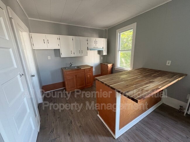 1101 Hamilton Ave Unit Second Floor