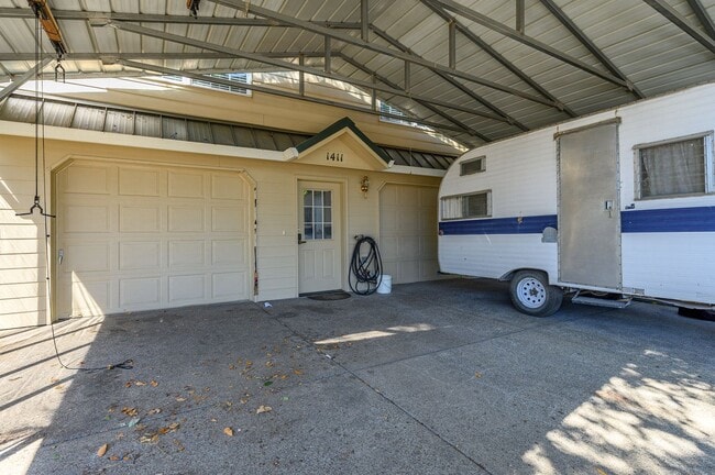 Building Photo - EDD1411 Unit #1