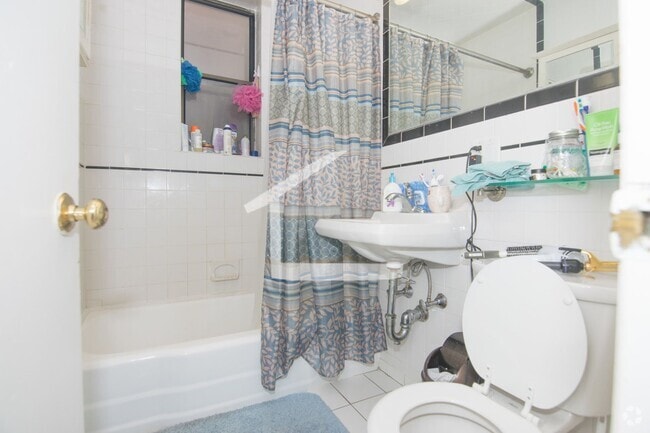 Building Photo - 9/1 Updated split-style 3BR near Northeast... Rental
