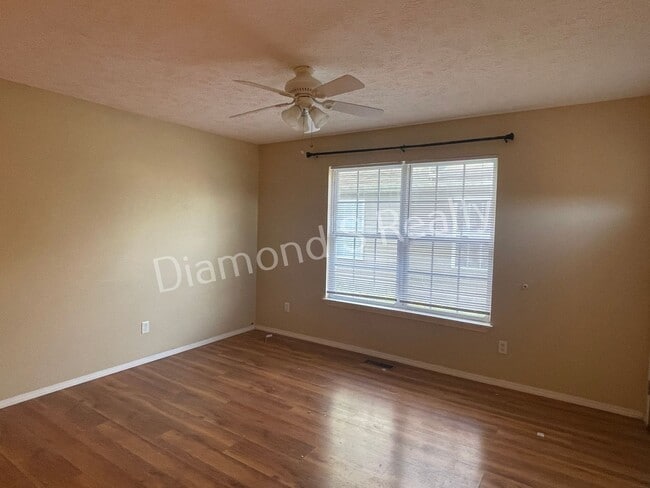 Photo - 3 Bedroom Duplex Available!