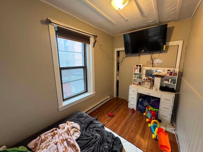 Building Photo - 205 Endicott St Unit 1
