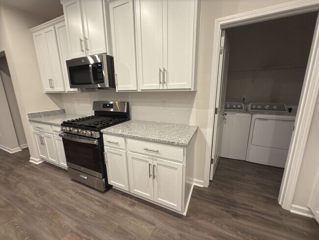 Photo - 685 Count Fleet Ct