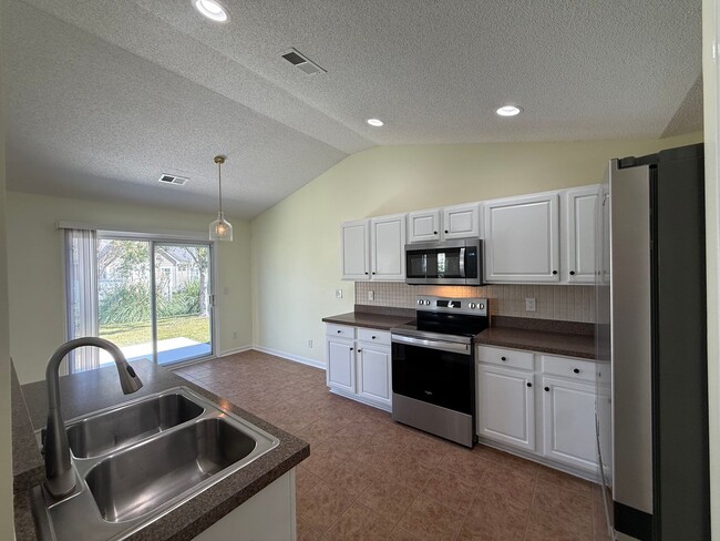 Photo - Myrtle Beach - 3 Bedroom / 2 Bathroom Home