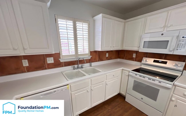 Photo - 1066 W Montebello Cir