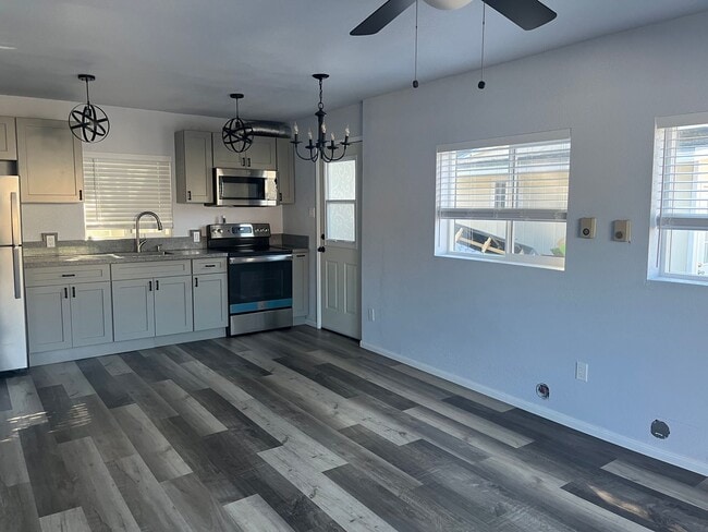 Photo - Great Downtown Location