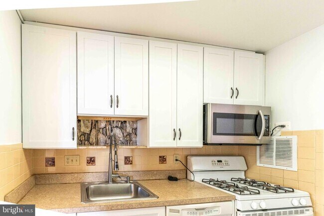 Photo - 4343 Cherry Hill Rd Unit 305