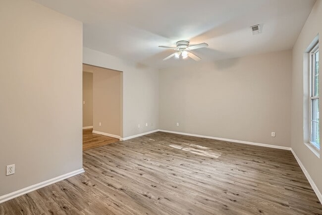 Photo - Affordable 2 Story Home - Fresh Paint - New flooring Large Lot - Close to Downtown Atlanta