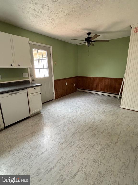 Photo - 402 Carroll Dr