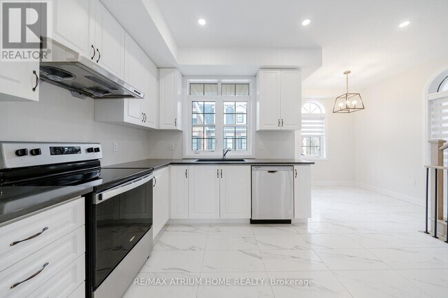 Photo - 9797 Keele St